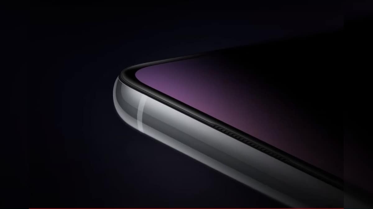 OnePlus 8T Teased Yet Again With a Flat Screen, Might Come With a 12GB RAM Variant