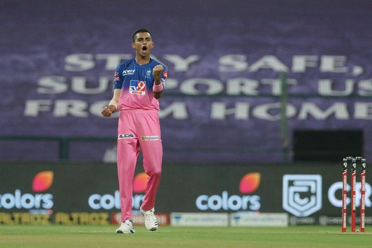 IPL 2020: 'Runs Like Brett Lee, Bowls Like Ishant Sharma' - Twitter in Awe of Debutant Kartik Tyagi