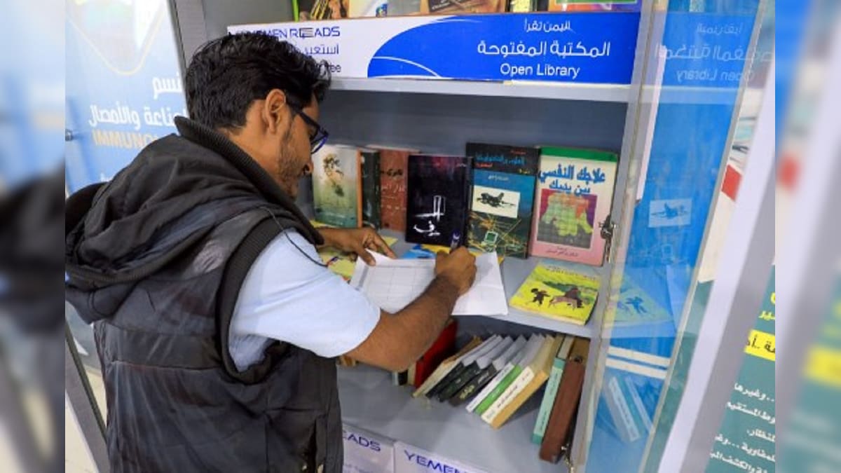 'A Candle in the Dark': Yemen's Mini-libraries are Giving People a Chance to Escape Realities of War