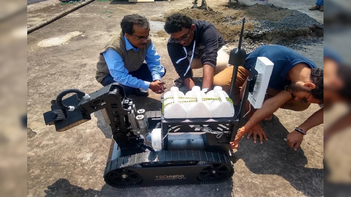 IIT Kharagpur's Latest Robot Can Detect, Cure Plant Diseases in Big Breakthrough