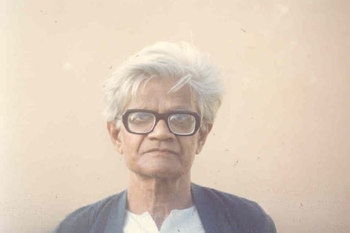 Dr Raychaudhuri was born in a Baidya family coming from Barisal, (now in Bangladesh), on 14 September 1923