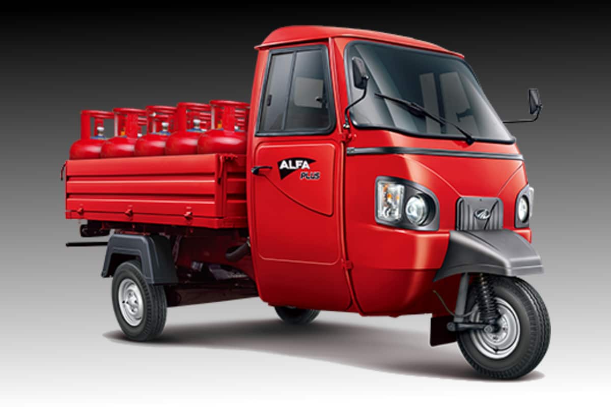 Mahindra rolls out 50,000th e-Alfa electric three-wheeler from Haridwar  plant | HT Auto