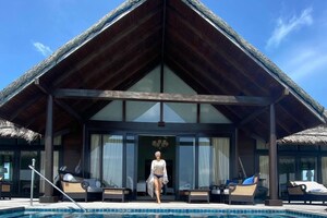 Taapsee Pannu Bids Adieu to Maldives Vacation With a Stunnning Picture