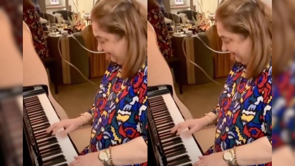 Raj Kapoor’s Youngest Daughter Rima Jain Gracefully Plays Piano, Watch ...
