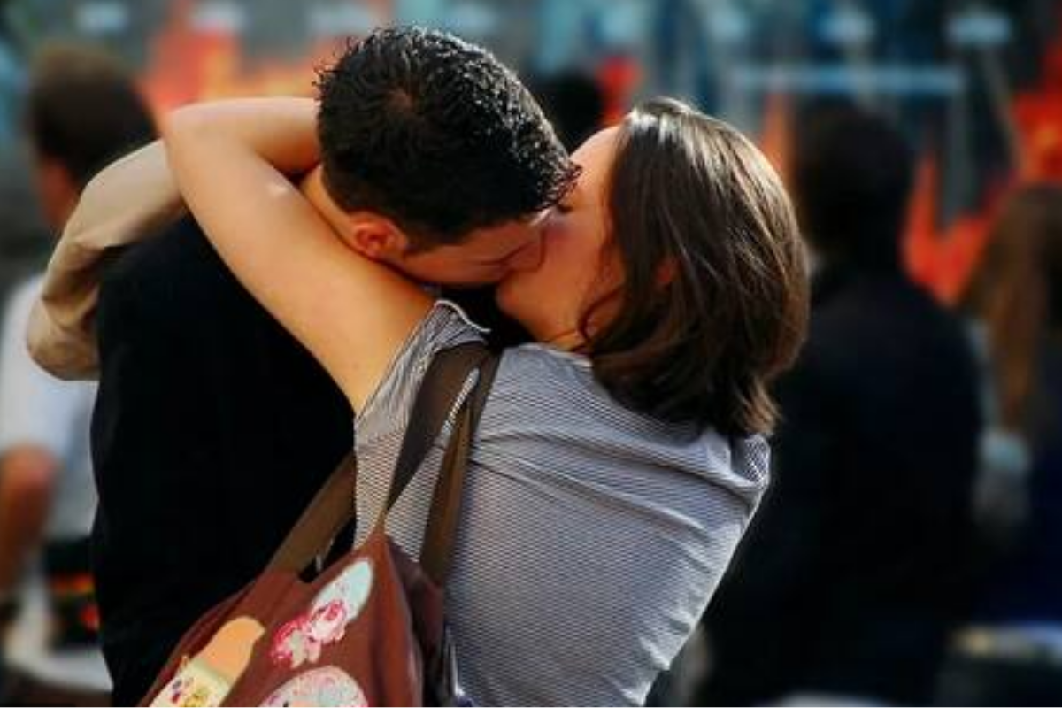 Happy Kiss Day 2021: Seal Your Love the Special Way - News18