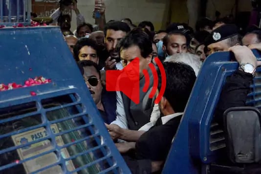 Mohammad Safdar (center) son-in-law of former Pakistani PM Nawaz Sharif, leaves after a court granted him bail, in Karachi, on October 19, 2020. (AP Photo/Fareed Khan) Mohammad Safdar (center) son-in-law of former Pakistani PM Nawaz Sharif, leaves after a court granted him bail, in Karachi, on October 19, 2020. (AP Photo/Fareed Khan)