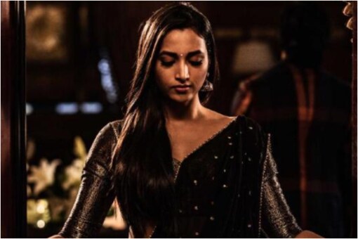 Srinidhi Shetty Looks Enthralling in KGF2 First Look