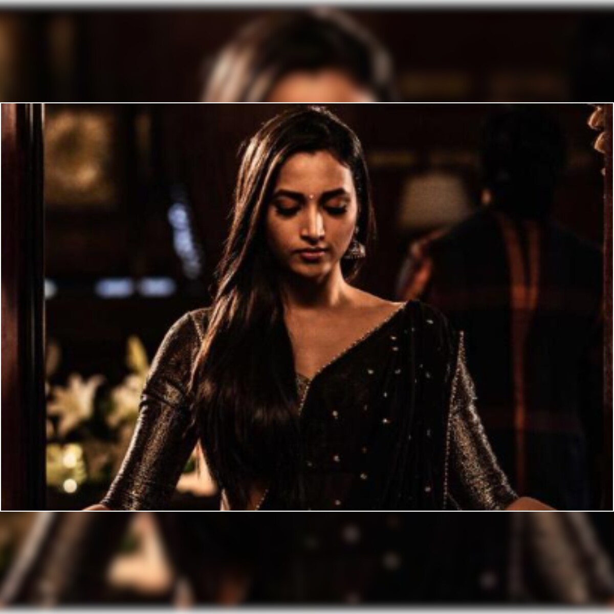 Srinidhi Shetty Looks Enthralling in KGF2 First Look
