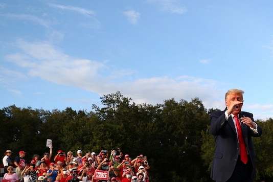 U.S. President Donald Trump holds a campaign rally at The Villages Polo Club in The Villages, Florida, U.S., October 23, 2020. REUTERS/Tom Brenner
U.S. President Donald Trump holds a campaign rally at The Villages Polo Club in The Villages, Florida, U.S., October 23, 2020. REUTERS/Tom Brenner