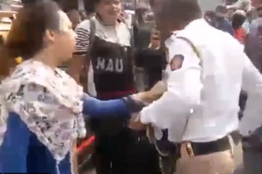 A screengrab of the incident. (Credits: Twitter) A screengrab of the incident. (Credits: Twitter)