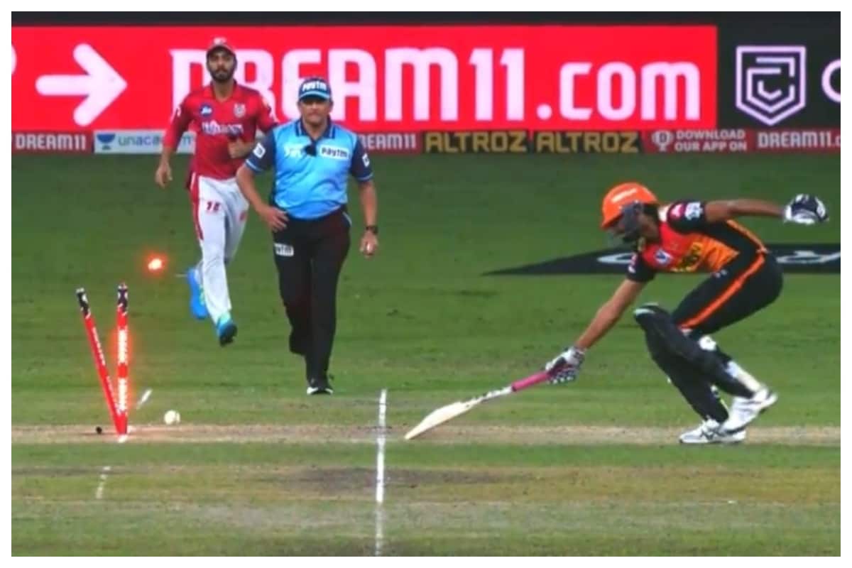 IPL 2020 KXIP vs SRH: Khaleel Ahmed Trolled for Refusing a Run With 13 Needed off 3 balls; Hilarious Memes Flood Social Media
