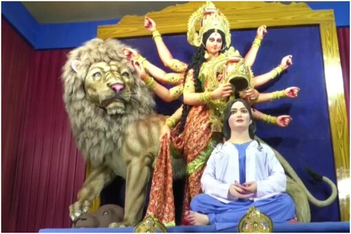 Durga Puja pandal in Murshidabad pays tribute to doctor | Image credit: ANI/Twitter