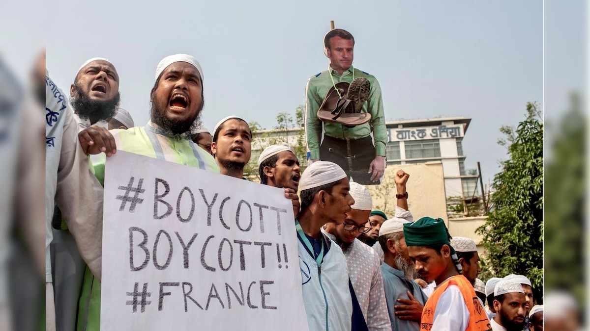 Thousands Rally In Bangladesh To Protest Emmanuel Macron's Comments In Cartoon Row