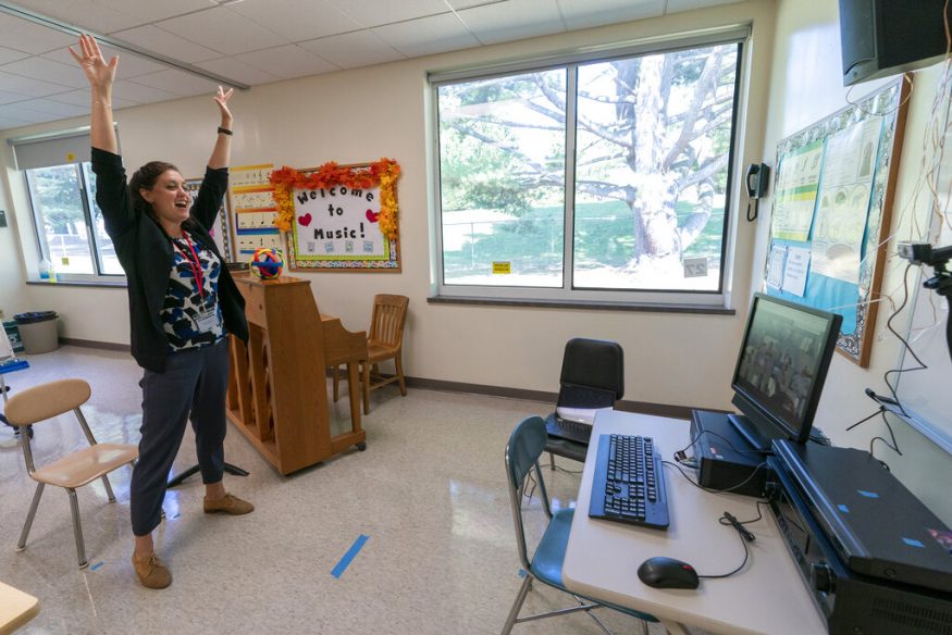 School Teachers Improvise to Make Hybrid Learning Work Amid Coronavirus ...