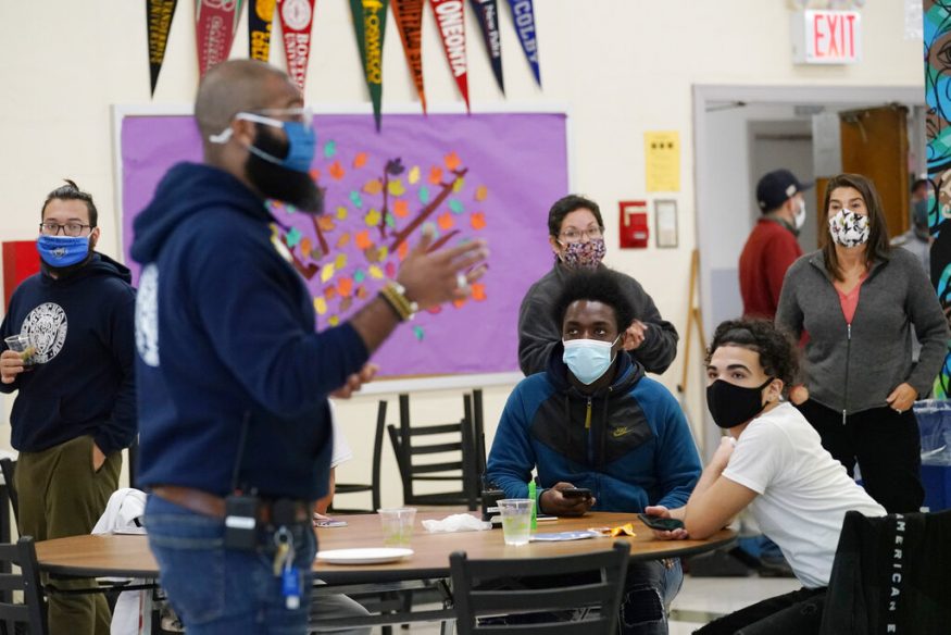 School Teachers Improvise to Make Hybrid Learning Work Amid Coronavirus ...