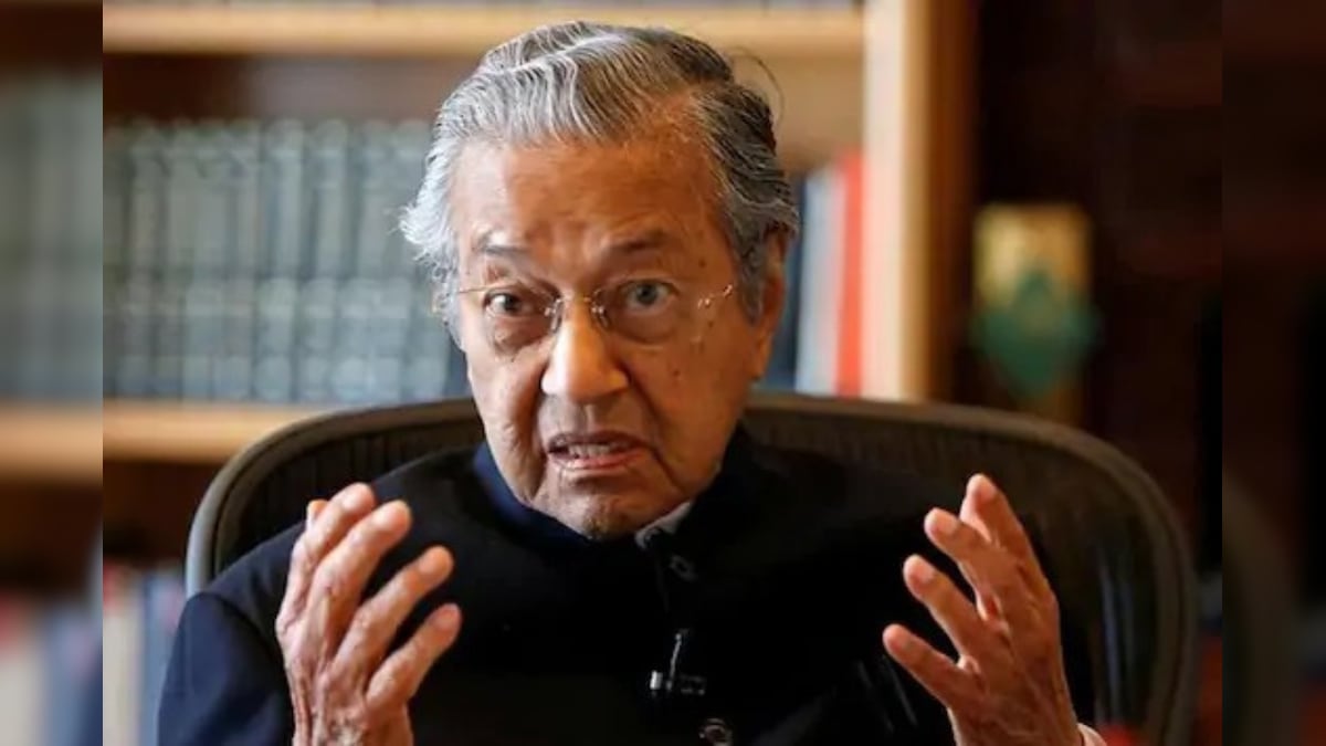 Twitter Deletes Former Malaysian PM Mahathir's Tweet 'Glorifying' Nice Church Attack That Killed 3