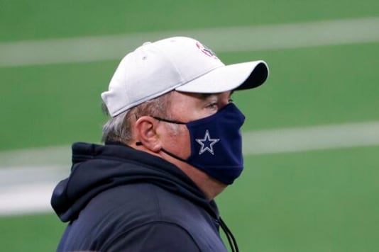 Dallas Cowboys head coach Mike McCarthy watches play against the Cleveland Browns in the first half of an NFL football game in Arlington, Texas, Sunday, Oct. 4, 2020. (AP Photo/Ron Jenkins)