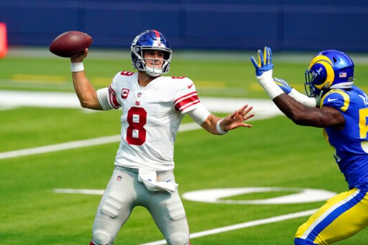 New York Giants quarterback Daniel Jones throws against the Los Angeles Rams during the first half of an NFL football game Sunday, Oct. 4, 2020, in Inglewood, Calif. (AP Photo/Ashley Landis)