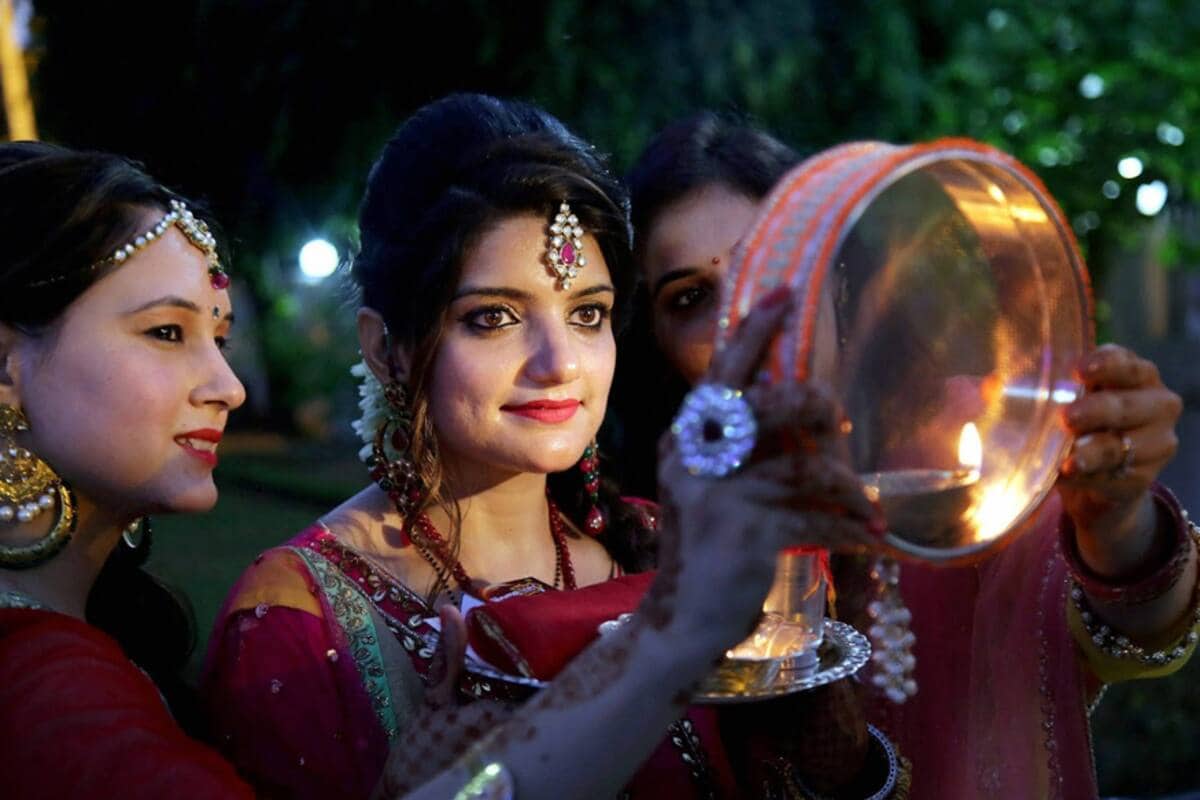 Karwa Chauth Gift Ideas 2022 For Wife Husband GF BF Sas Bahu