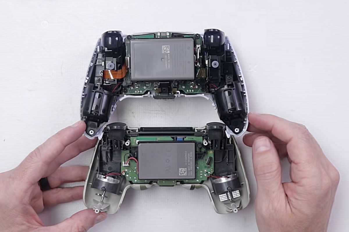 InPhotos: Here's How Sony PlayStation 5 DualSense Controller Compares  Against DualShock 4 Controller