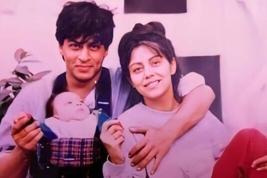 Shah Rukh Khan And Gauri Khan Are Couple Goals In These Adorable Throwback Pics 