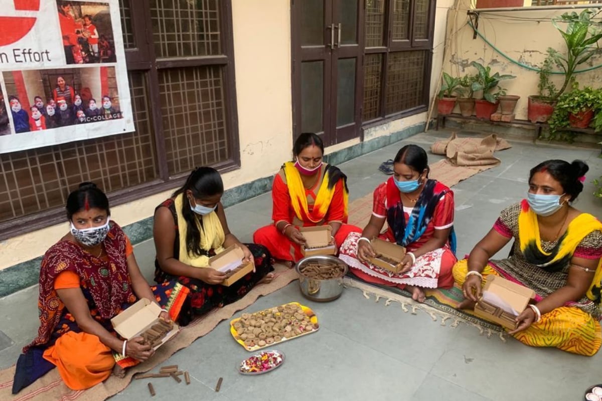 Read more about the article ‘Easy methods to Have a good time Diwali?’ Hisar Ladies Impacted by Job Losses As a result of Covid-19 are Making Diyas