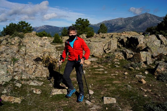 Carlos Soria, 81-year-old Spanish mountain climber trains to climb in the Himalaya mountains next spring as a tribute to victims of Covid-19 in Moralzarzal, Spain. (REUTERS/Juan Medina)
