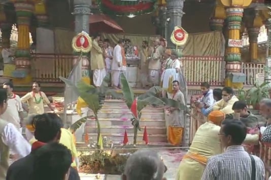 Devotees gather at Dwarkadhish Temple in Mathura to offer prayers on Govardhan Puja (Image: ANI) Devotees gather at Dwarkadhish Temple in Mathura to offer prayers on Govardhan Puja (Image: ANI)