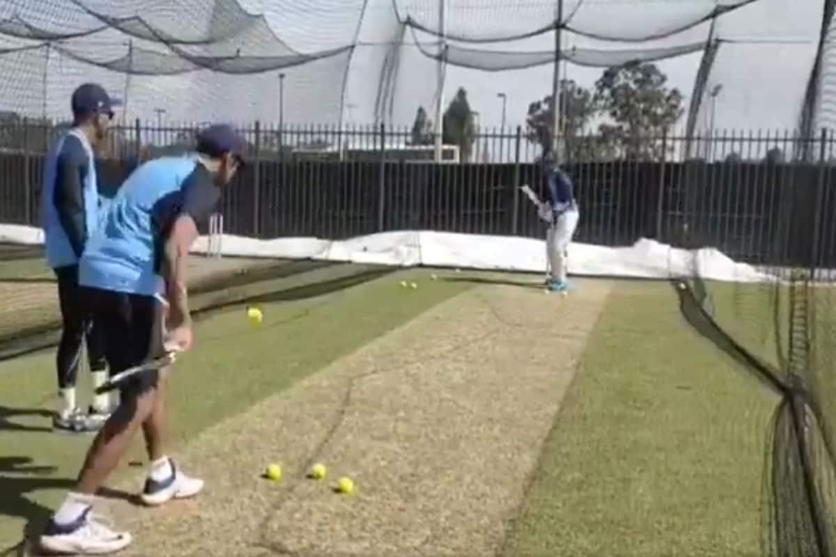 India vs Australia: Watch - Ravichandran Ashwin's Unique Way to Help KL Rahul Practice for Bouncers