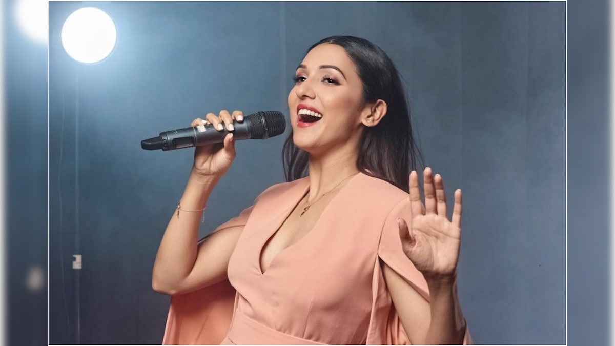 Happy Birthday Neeti Mohan: 5 Songs by the Singer to Add to Your Playlist