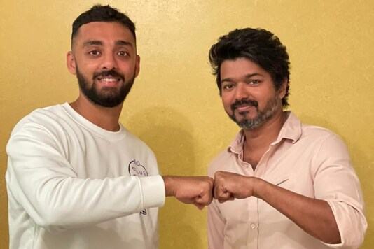 Varun Chakravarthy and Vijay (Image credit: Twitter)