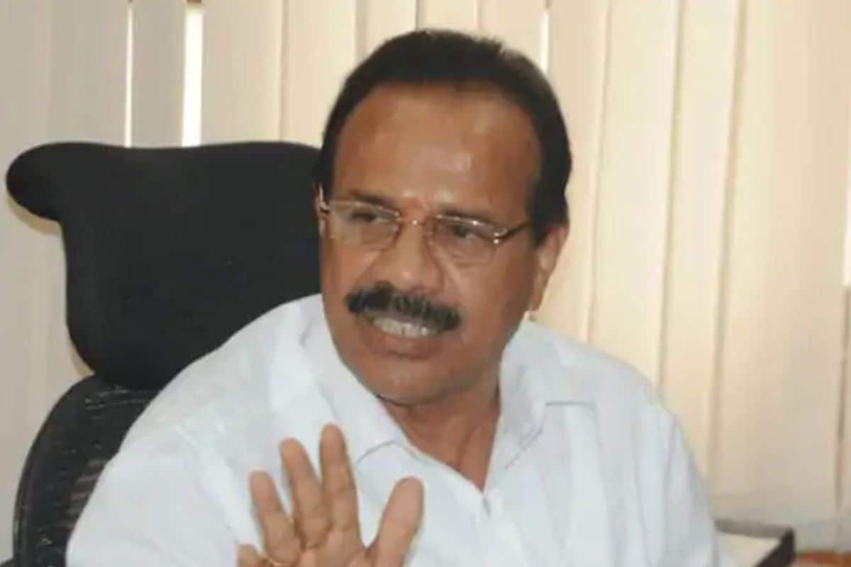Jharkioli CD Row: Sadananda Gowda Flays Six Karnataka Ministers for Seeking Media Restraint