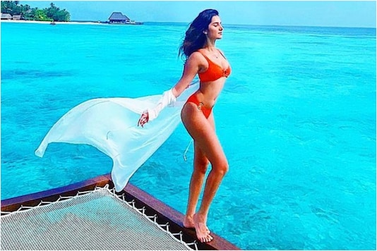 Tara Sutaria Flaunts Perfect Beach Body as She Celebrates 25th Birthday  with Beau Aadar Jain in Maldives