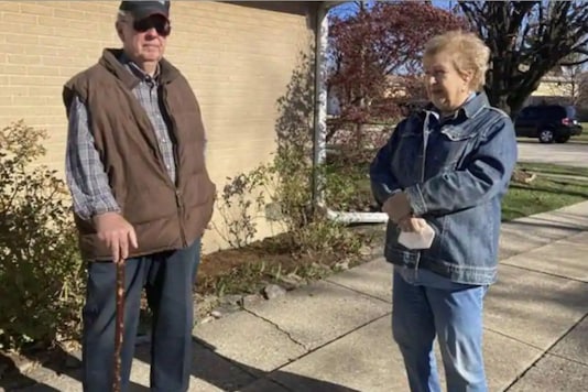 81-Year-Old Man in Chicago Chases Away Three Burglars with Grandfather's Walking Stick