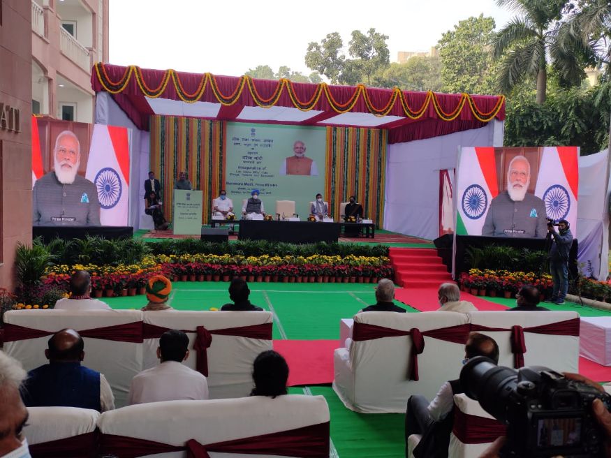     PM Modi inaugurates multi-story flats for MPs in New Delhi, via videoconference.  (Image: News18)