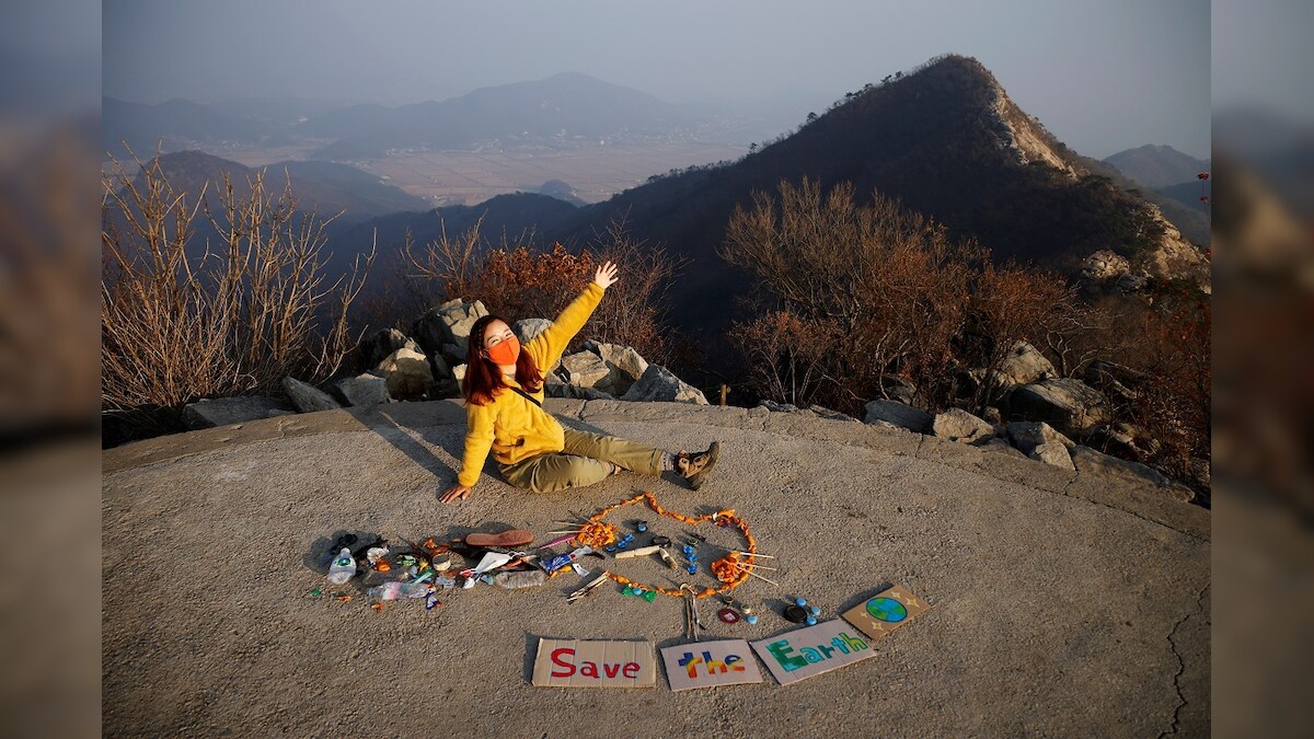 South Korean Hiker Turns Trash Into Art With 'Don't Drop Litter' Message