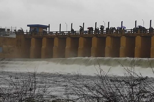 Chembarambakkam Reservoir releases water.
(credit: Twitter)