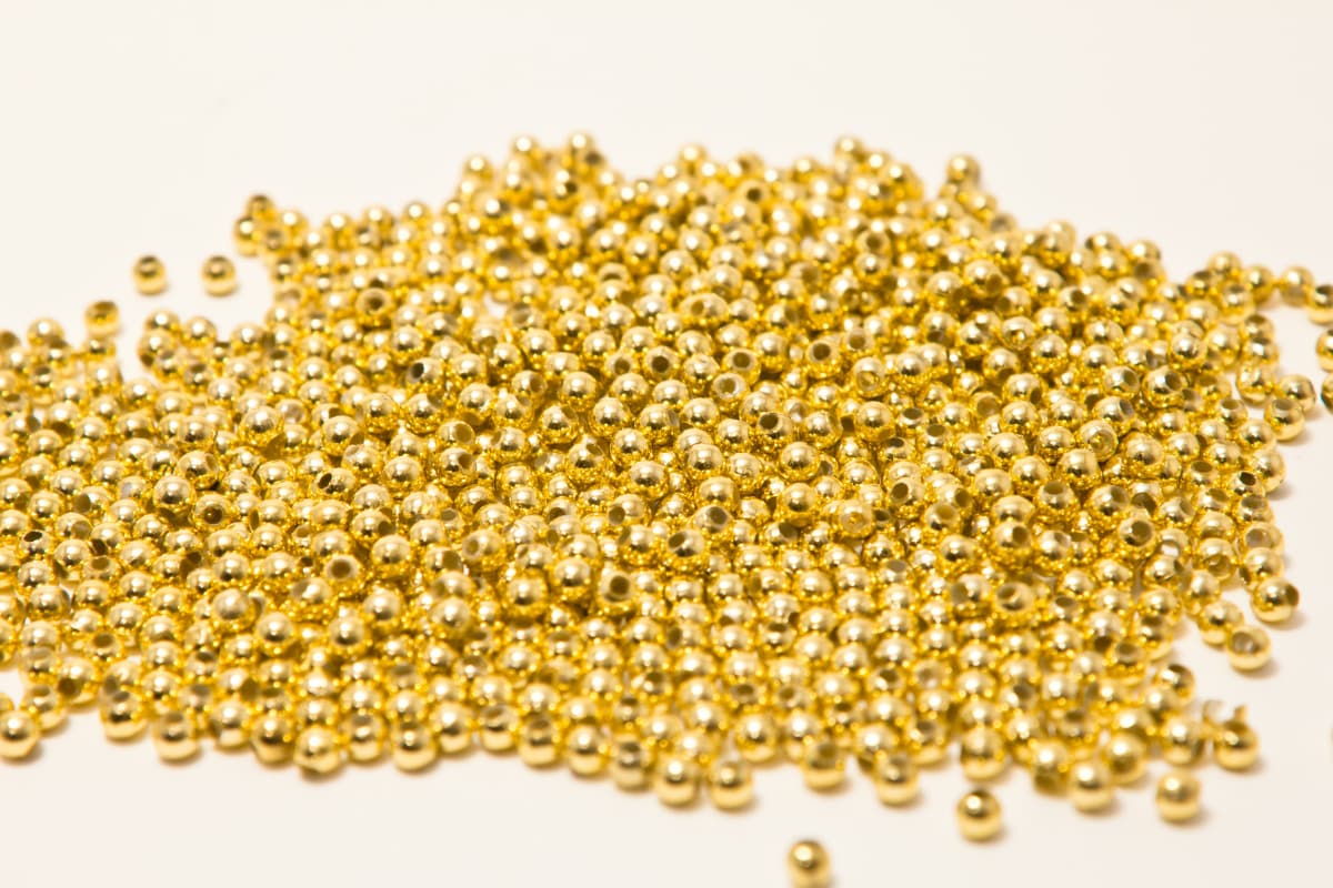 Andhra Pradesh Locals Rush to Find 'Gold Beads' on Beach in Aftermath of Cyclone Nivar