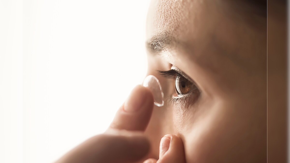 Straight Out of 'Black Mirror'? New Contact Lens Lets You Zoom in 60 Times More Than Naked Eye