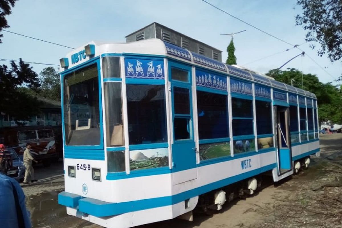 Kolkata Tram Set to be Turned Into Gallery; to Showcase Art, Paintings by Contemporary  Artists