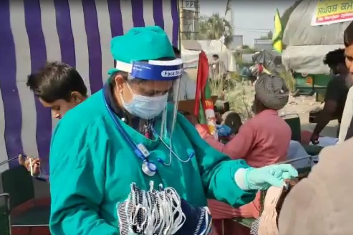 Two Gurugram Doctors Set Up Medical Camp to Aid Protesting Farmers at Singhu Border