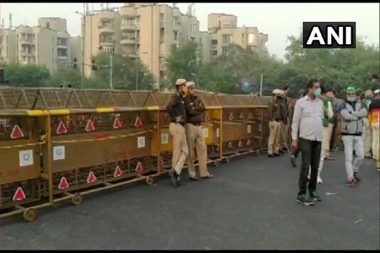 The Chilla border (Delhi-Noida Link Road) was closed following protests by farmers who blocked Delhi to UP Link Road.  (Photo credit: ANI Twitter)