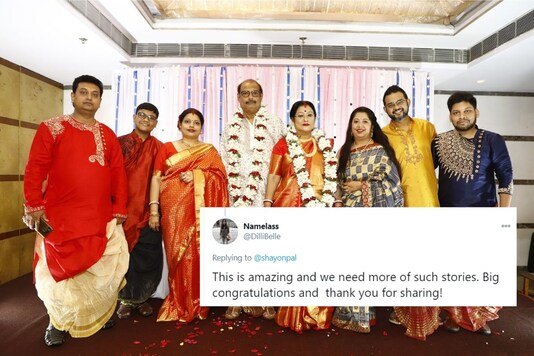 The image shows 66-year-old Tarun Kanti Pal and his wife Swapna Roy, 63 surrounded by relatives. (Twitter/@shayonpal)