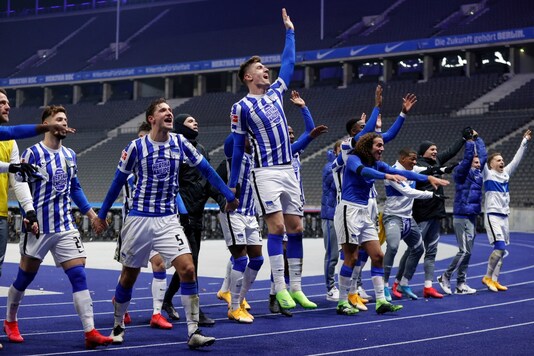 Bundesliga Substitute Krzysztof Piatek Scores Brace To Help Hertha Beat 10 Man Union In Berlin Derby