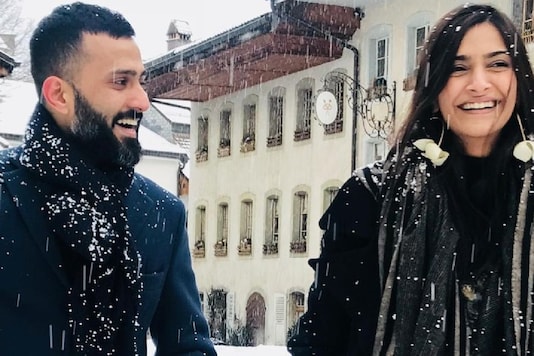 Sonam Kapoor Posts Adorable Pictures With Hubby Anand Ahuja Netizens Left In Awe Bollywood actress sonam kapoor's wedding to anand ahuja has been the talk of the town with an invitee list including the likes of shahrukh khan, salman khan and the bride's father anil kapoor. sonam kapoor posts adorable pictures