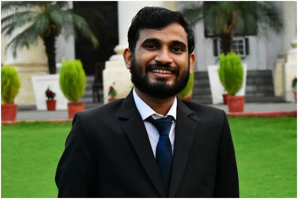 Bihar Migrant Worker's Son Wins Gold Medal at IIT Roorkee, US Scholarship