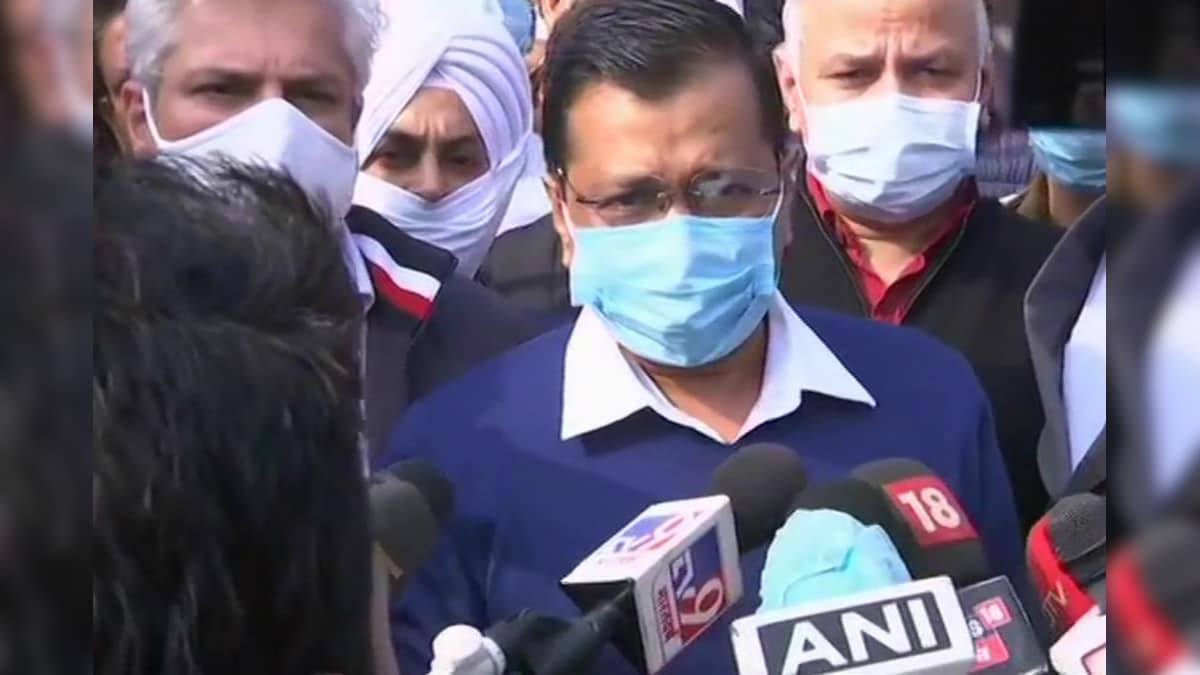 Kejriwal Woos Farmers With Eye on Punjab Polls, But What About His Responsibility Towards Delhi Voters?