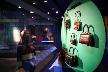 Exhibition highlights, Bags: Inside Out curator tour