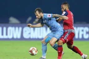 ISL 2020-21: Table-toppers Mumbai City FC Held to 1-1 Draw by 10-man Jamshedpur FC