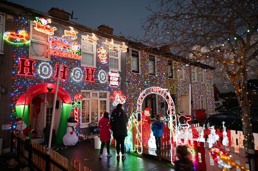 Striking Images of Christmas Season From Around the World News18